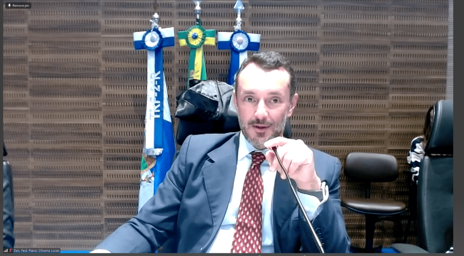 A sessão foi presidida pelo desembargador Flávio Oliveira Lucas