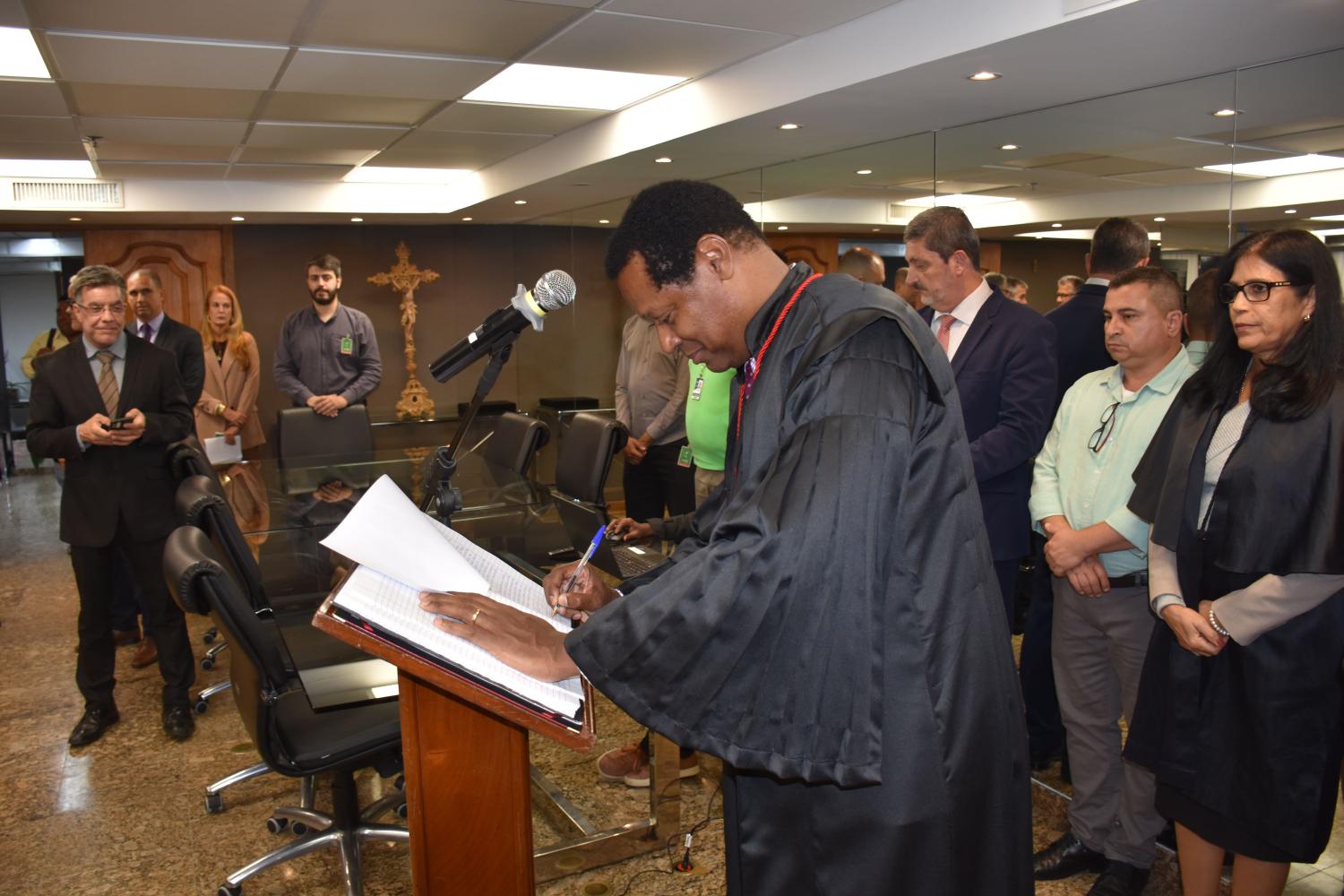 Julio de Castilhos assina o termo de posse