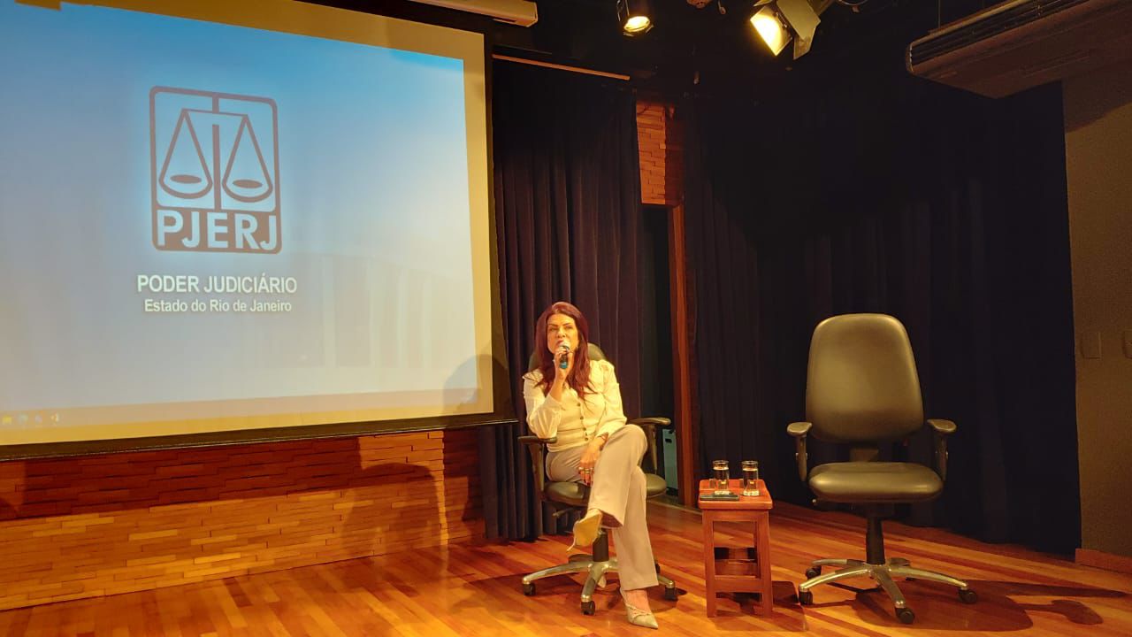 Presidente da Comissão Permanente de Acessibilidade e Inclusão da Justiça Federal da 2ª Região (Copace/JF2), juíza federal Claudia Valéria Bastos Fernandes Marques