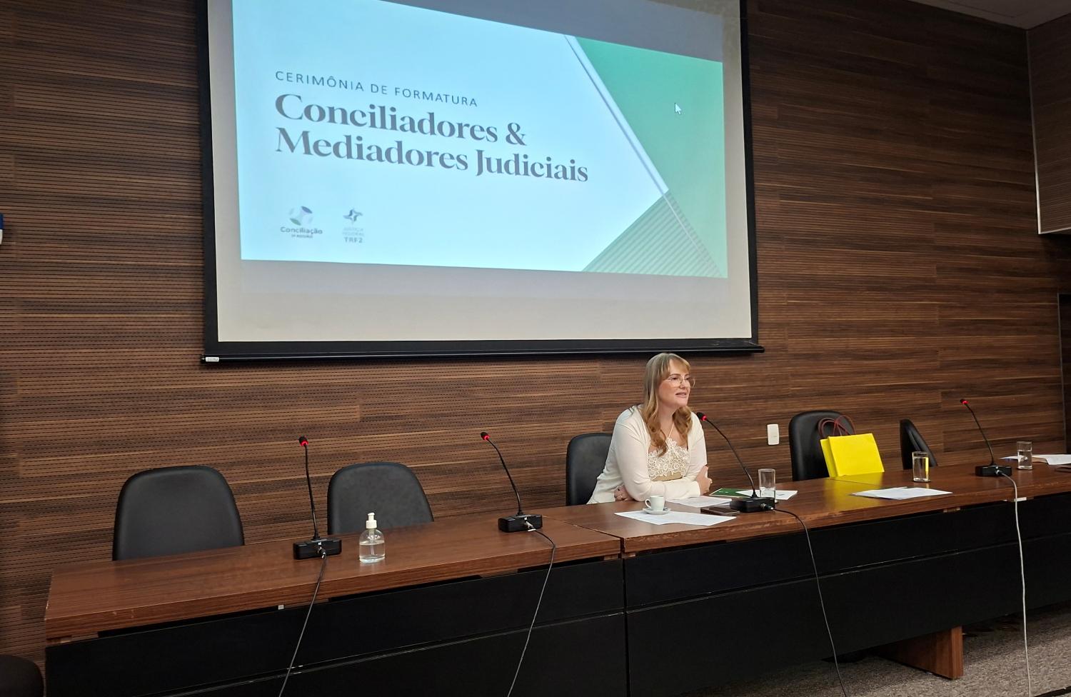 Cerimônia foi conduzida pela juíza federal convocada em auxílio ao NPSC2, Karina de Oliveira e Silva Santiago