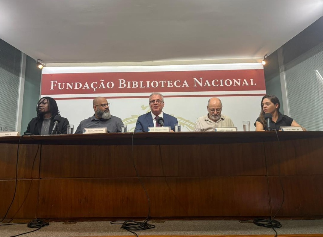 O Juiz Federal José Eduardo Nobre Matta (terceiro a partir da esquerda) também integrou mesa de debates do evento, realizado na Fundação Biblioteca Nacional, no Centro do Rio