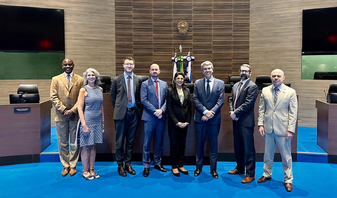 Encontro entre magistrados e comitiva dos EUA