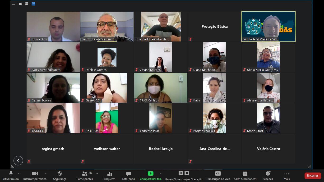 Foto dos participantes da palestra