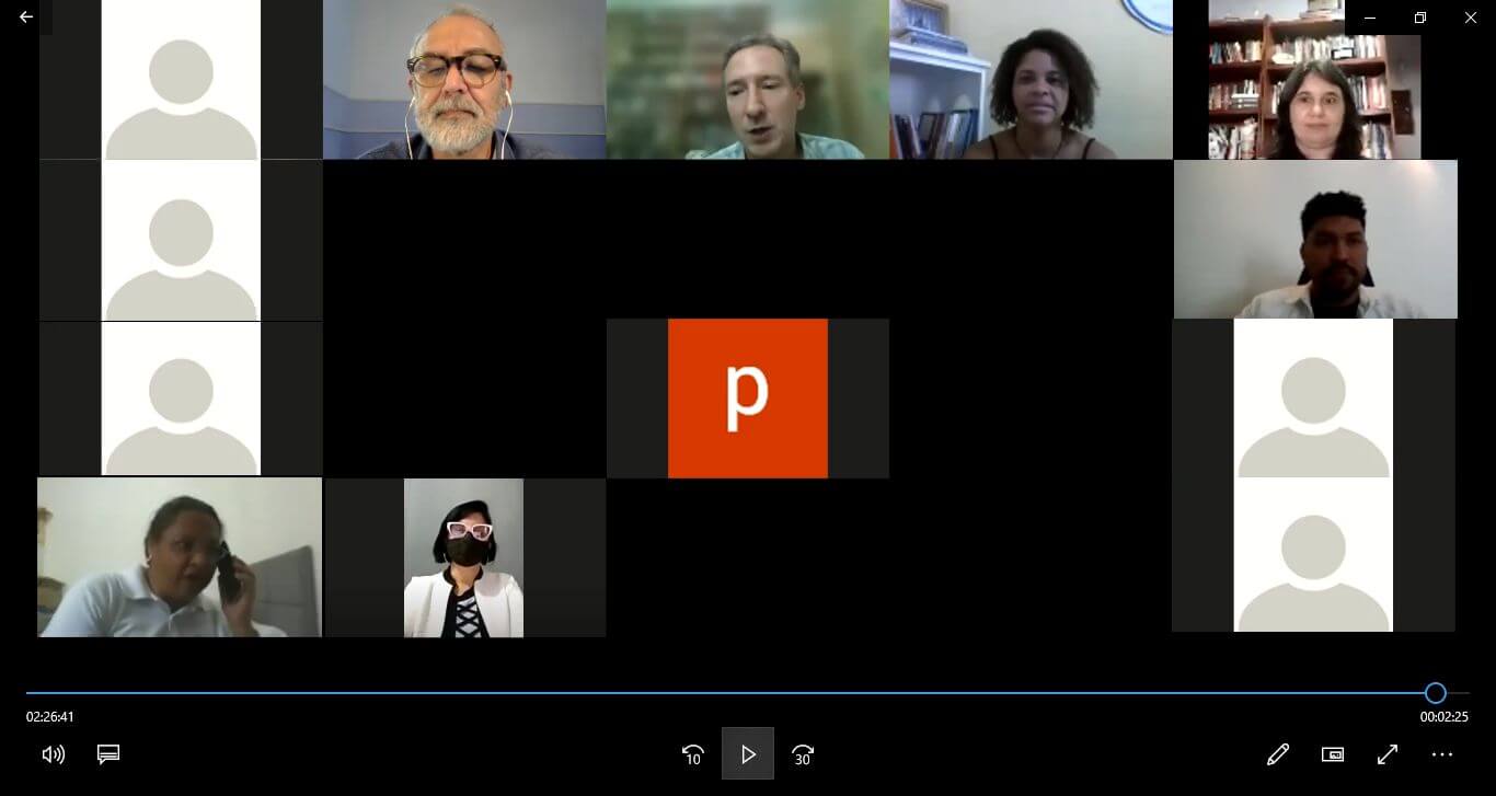 Foto dos participantes da palestra