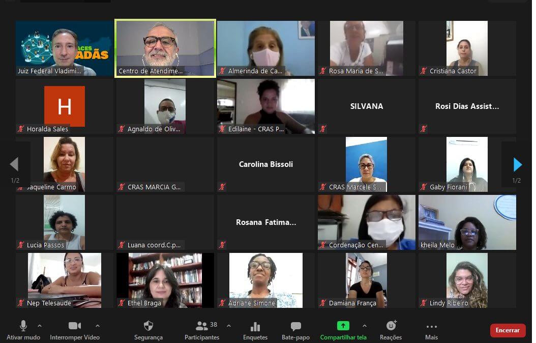 Foto dos participantes da palestra