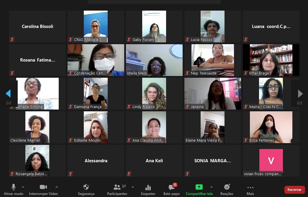 Foto dos participantes da palestra