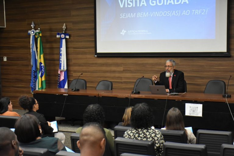 Juiz Federal Substituto Carlos Adriano Miranda Bandeira