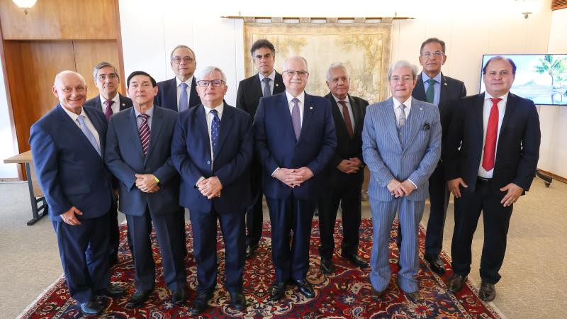 Presidente do TRF2 e ministro Edson Fachin, presidente do STF e do CNJ