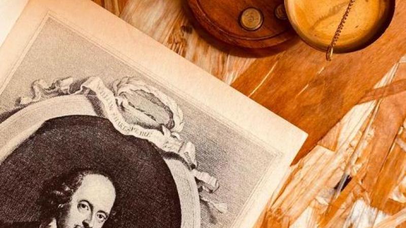balança da justiça e foto antiga