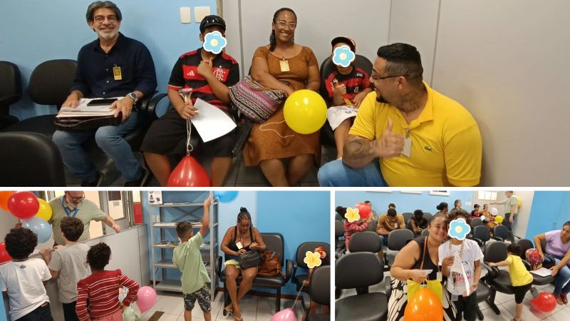 Montagem de fotos de crianças brincando com bolas coloridas e desenhos para colorir, acompanhadas de seus pais. Os rostos das crianças estão cobertos por figurinhas de flores para preservar a sua imagem