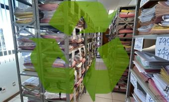 Estantes com processos digitalizados aguardam destinação para reciclagem