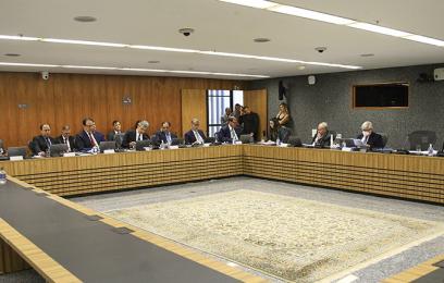 Ministro promove primeira reunião no CJF