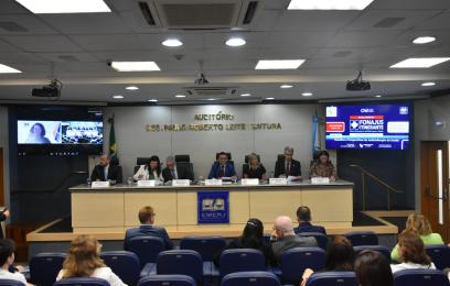 Mesa de trabalho do Fonajus Itinerante no TJRJ