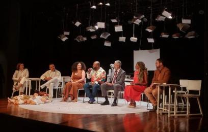 Grupo se reuniu, após a peça, para uma roda de conversa