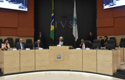 Mesa de abertura do evento