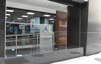 Detalhe da fachada do TRF2