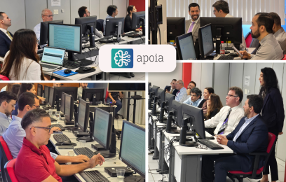 Montagem de quatro fotos de juízes e juízas participando do curso, exercitando a ferramenta de inteligência artificial em computadores de mesa