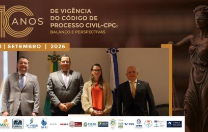 Mesa de abertura do evento
