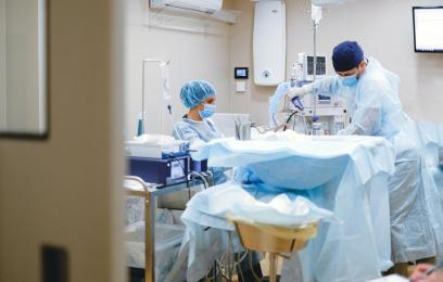 Imagem de uma sala de cirurgia