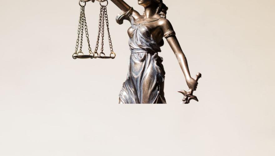 Imagem da deusa da Justiça. Abaixo, oo seguinte título: "CJF institui portaria para promover a equidade de participação institucional feminina"