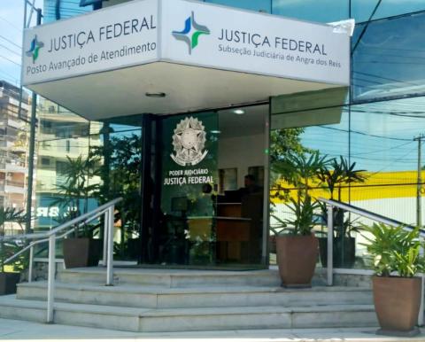 Entrada do prédio de Angra dos Reis